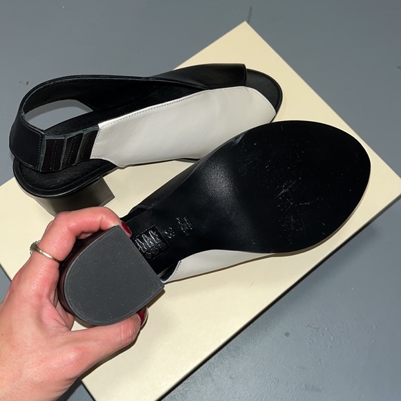 BNIB Ivy Lee Copenhagen “Ryder” heel - Picture 4 of 5